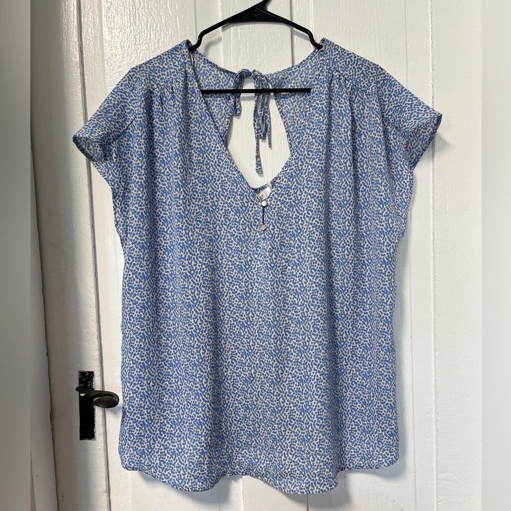 NWT Lush stitch fix cream and blue short sleeve blouse 1x - Picture 2 of 8